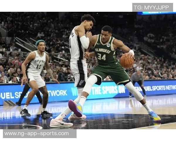 明天雄鹿客场挑战马刺字母哥大概率出战特纳状态良好可参赛 明天雄鹿客场挑战马刺字母哥大概率出战特纳状态良好可参赛